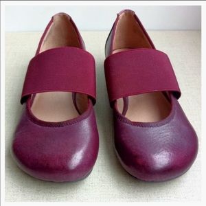 Miz Mooz Women US 6.5 Leather Slip-Ons Shoes